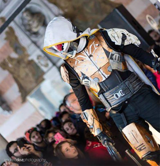 Illustration for article titled Destiny Cosplayer Grinds Endlessly To Create Perfect Outfit